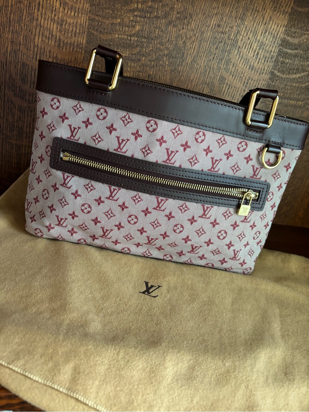 LOUIS VUITTON VINTAGE ❤️ 
Lucille PM Cherry Monogram Mini Hand Bag